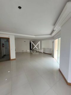 APARTAMENTO COM ÓTIMA LOCALIZAÇÃO EM MEIA PRAIA