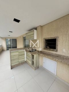 APARTAMENTO COM ÓTIMA LOCALIZAÇÃO EM MEIA PRAIA