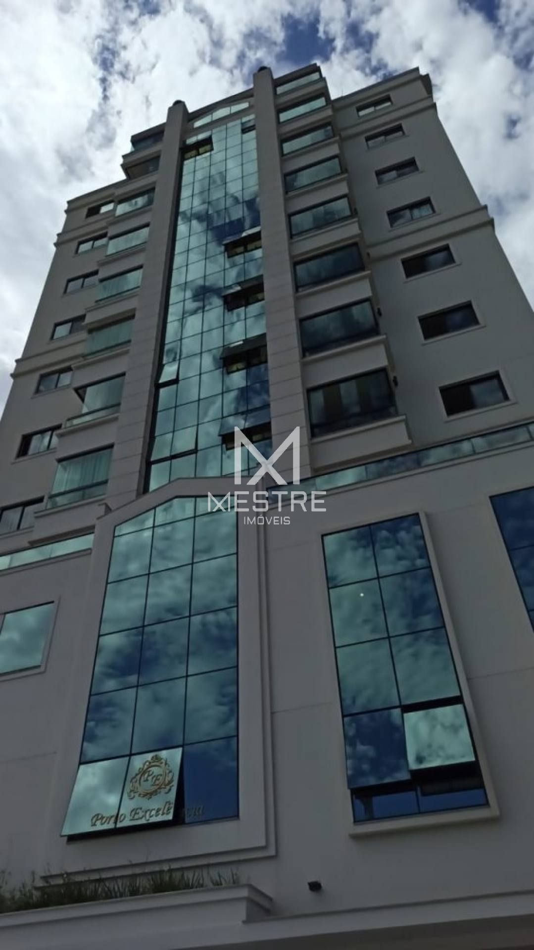 APARTAMENTO SEMI- MOBILIADO EM PORTO BELO