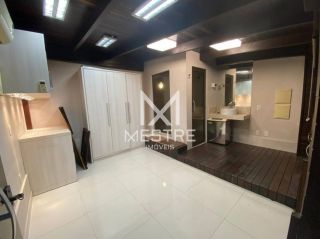 APARTAMENTO COM TERRAÇO E PISCINA PRIVATIVA