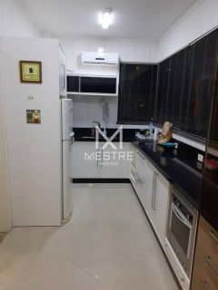 APARTAMENTO COM TERRAÇO E PISCINA PRIVATIVA