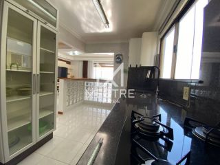 ÓTIMO APARTAMENTO FRENTE MAR MEIA PRAIA