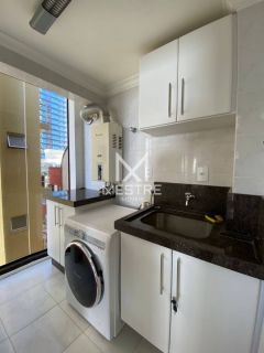 ÓTIMO APARTAMENTO FRENTE MAR MEIA PRAIA