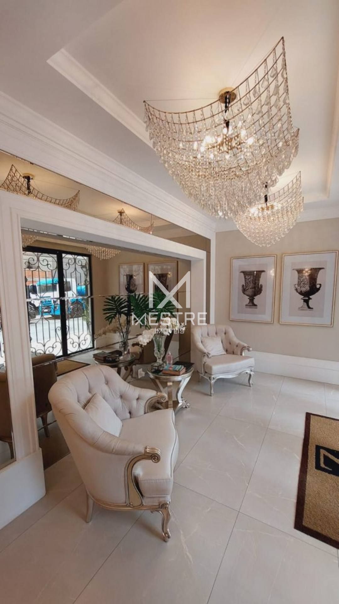 APARTAMENTO MOBILIADO A POUCOS METROS DO MAR