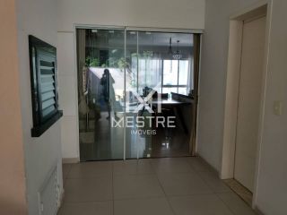 SOBRADO COM ÓTIMA LOCALIZAÇÃO
