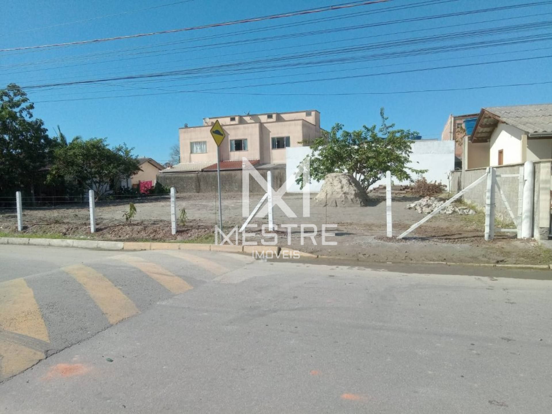 DOIS TERRENOS À VENDA NO MORRETES