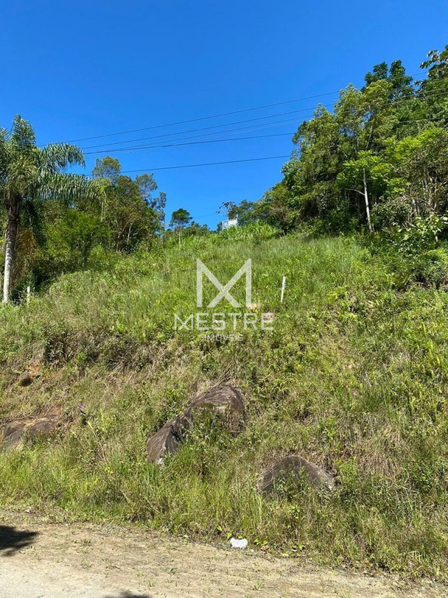 TERRENO NO CANTO DA PRAIA