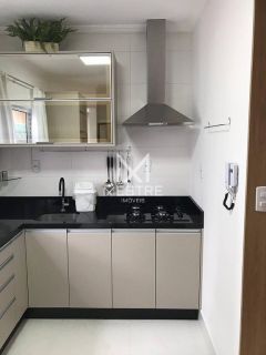 EXCELENTE OPÇÃO DE APARTAMENTO EM MEIA PRAIA