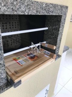 EXCELENTE OPÇÃO DE APARTAMENTO EM MEIA PRAIA