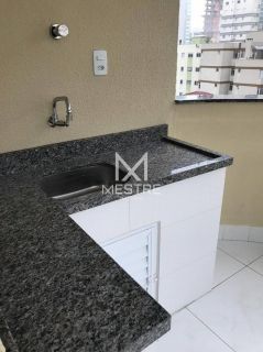 EXCELENTE OPÇÃO DE APARTAMENTO EM MEIA PRAIA