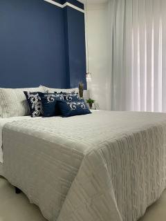APARTMENTO MOBILIADO EM MEIA PRAIA