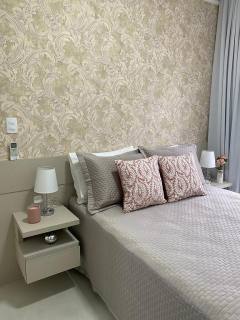 APARTMENTO MOBILIADO EM MEIA PRAIA
