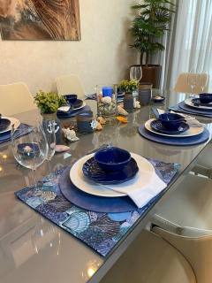 APARTMENTO MOBILIADO EM MEIA PRAIA