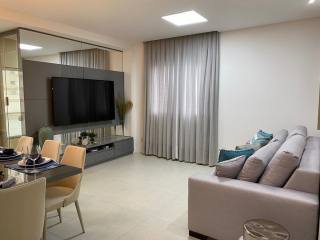 APARTMENTO MOBILIADO EM MEIA PRAIA