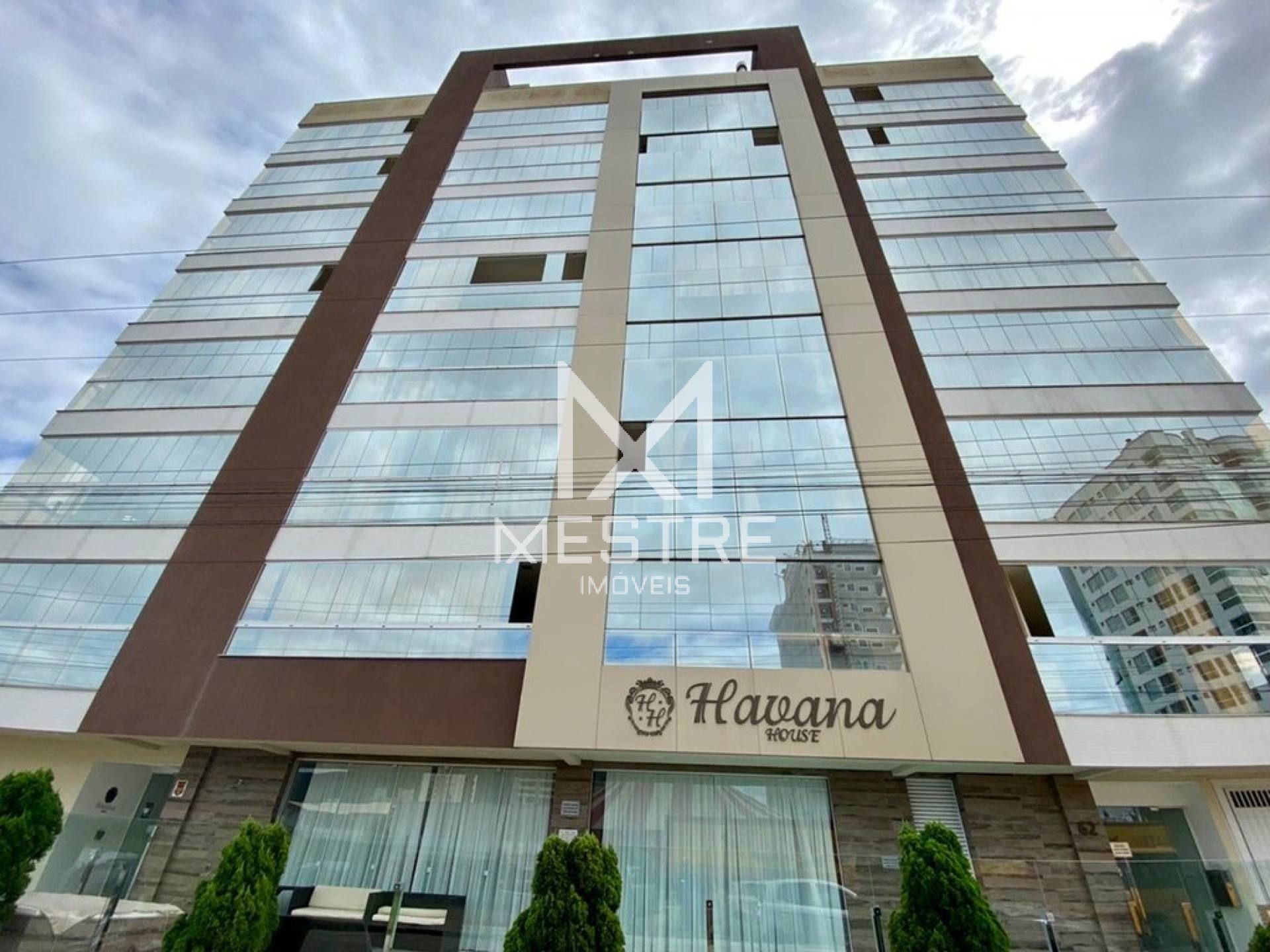 APARTAMENTO EM ÓTIMA LOCALIZAÇÃO