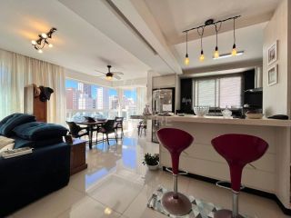 APARTAMENTO COM VISTA MAR EM MEIA PRAIA