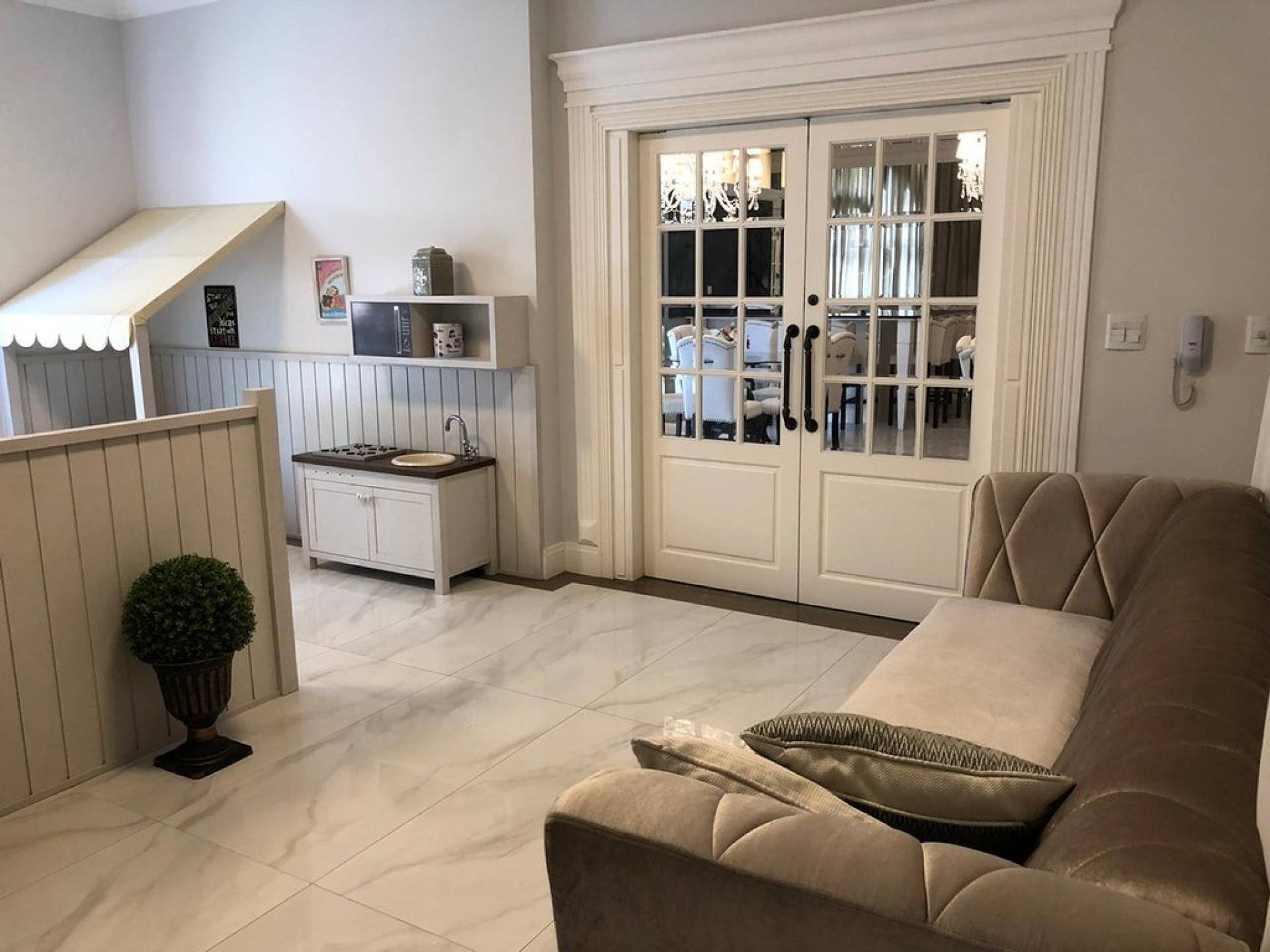 APARTAMENTO 04 SUÍTES EM MEIA PRAIA/ ITAPEMA