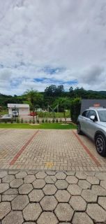 APARTAMENTO SEMI-MOBILIADO COM 02 DORM. NO ÁGUAS DE PORTO BELO