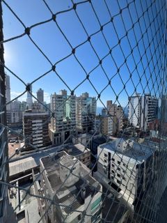 APARTAMENTO PARA LOCAÇÃO ANUAL QUADRA MAR EM MEIA PRAIA
