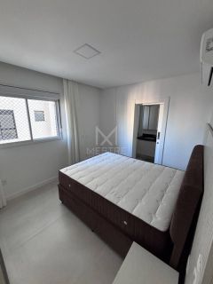 APARTAMENTO PARA LOCAÇÃO ANUAL QUADRA MAR EM MEIA PRAIA