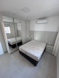 APARTAMENTO PARA LOCAÇÃO ANUAL QUADRA MAR EM MEIA PRAIA