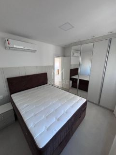 APARTAMENTO PARA LOCAÇÃO ANUAL QUADRA MAR EM MEIA PRAIA