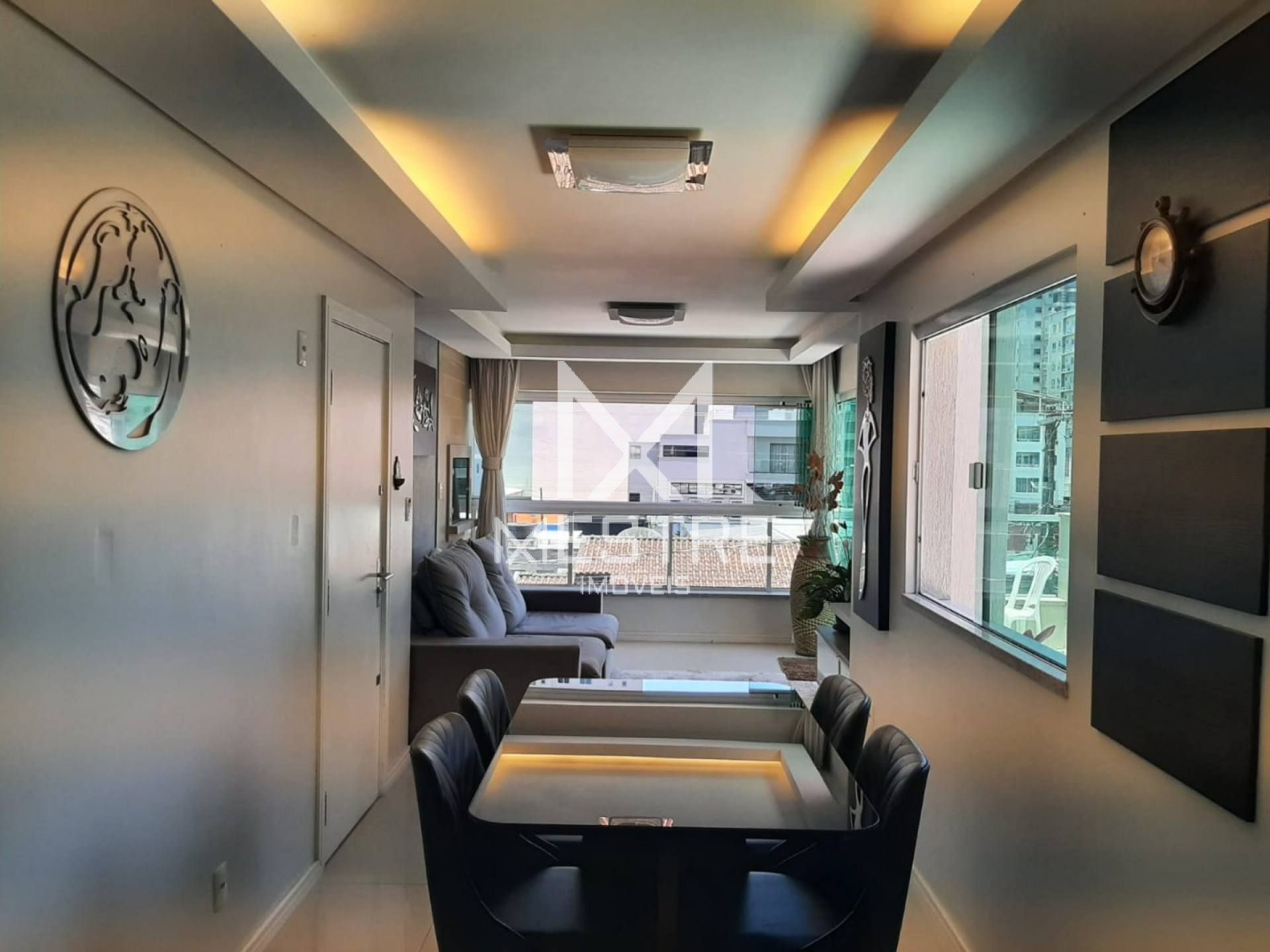 APARTAMENTO DIFERENCIADO COM TERRAÇO A VENDA NA MEIA PRAIA