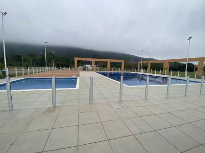 CASA LINDÍSSIMA DE ALTO PADRÃO EM CONDOMÍNIO FECHADO NO NORTE DA ILHA