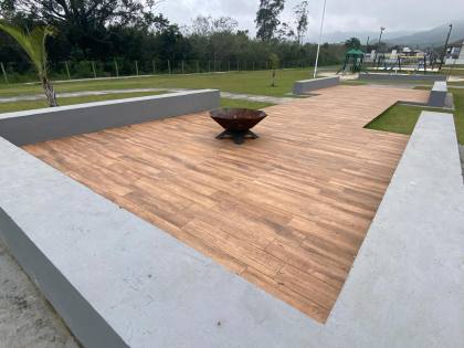 CASA LINDÍSSIMA DE ALTO PADRÃO EM CONDOMÍNIO FECHADO NO NORTE DA ILHA