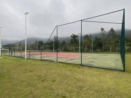 CASA LINDÍSSIMA DE ALTO PADRÃO EM CONDOMÍNIO FECHADO NO NORTE DA ILHA