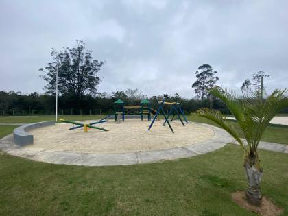 CASA LINDÍSSIMA DE ALTO PADRÃO EM CONDOMÍNIO FECHADO NO NORTE DA ILHA