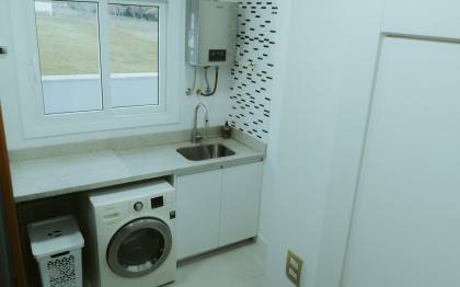 CASA LINDÍSSIMA DE ALTO PADRÃO EM CONDOMÍNIO FECHADO NO NORTE DA ILHA