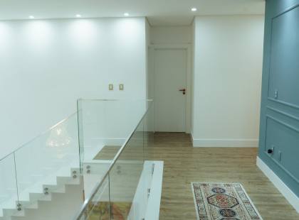 CASA LINDÍSSIMA DE ALTO PADRÃO EM CONDOMÍNIO FECHADO NO NORTE DA ILHA