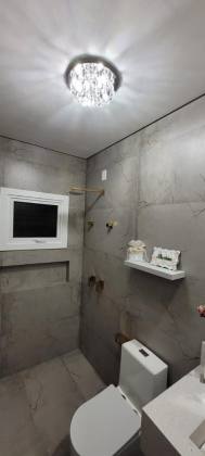 CASA LINDÍSSIMA DE ALTO PADRÃO EM CONDOMÍNIO FECHADO NO NORTE DA ILHA
