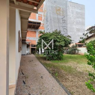 CASA PARA LOCAÇÃO DE TEMPORADA, À 150M DA ORLA DE PEREQUÊ EM PORTO BELO SC.! REF.: 147699