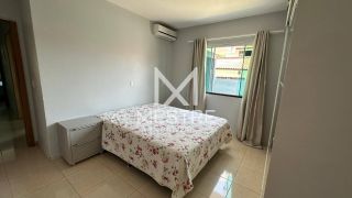 Casa ampla com Piscina, 03 Dormitórios, 03 vagas de garagem!