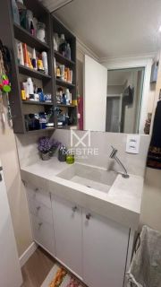 APARTAMENTO FINAMENTE MOBILIADO NA MEIA PRAIA PARA VENDA