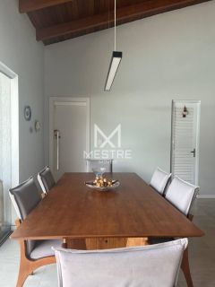 CASA COM PISCINA EM BALNEÁRIO DE PEREQUÊ SC