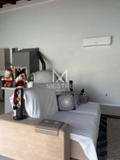 CASA COM PISCINA EM BALNEÁRIO DE PEREQUÊ SC