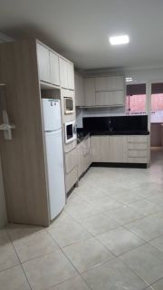 APARTAMENTO MOBILIADO À 20M DO MAR!