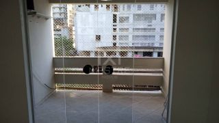 APARTAMENTO MOBILIADO À 20M DO MAR!