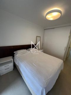 APARTAMENTO 3 QUARTOS REFORMADO QUADRA MAR NA MEIA PRAIA - REF 154211
