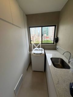 APARTAMENTO 3 QUARTOS REFORMADO QUADRA MAR NA MEIA PRAIA - REF 154211