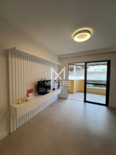APARTAMENTO 3 QUARTOS REFORMADO QUADRA MAR NA MEIA PRAIA - REF 154211
