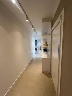 APARTAMENTO 3 QUARTOS REFORMADO QUADRA MAR NA MEIA PRAIA - REF 154211