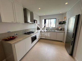 APARTAMENTO 3 QUARTOS REFORMADO QUADRA MAR NA MEIA PRAIA - REF 154211
