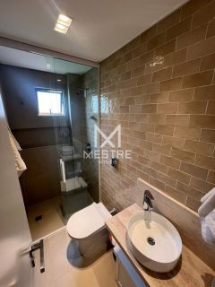APARTAMENTO 3 QUARTOS REFORMADO QUADRA MAR NA MEIA PRAIA - REF 154211