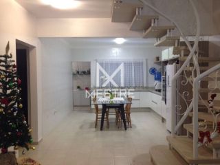 CASA COM 04 DORMITÓRIOS EM PORTO BELO