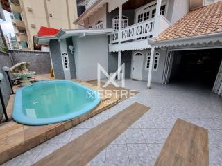 CASA COM PISCINA NA MEIA PRAIA PARA TEMPORADA