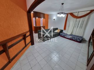 CASA COM PISCINA NA MEIA PRAIA PARA TEMPORADA